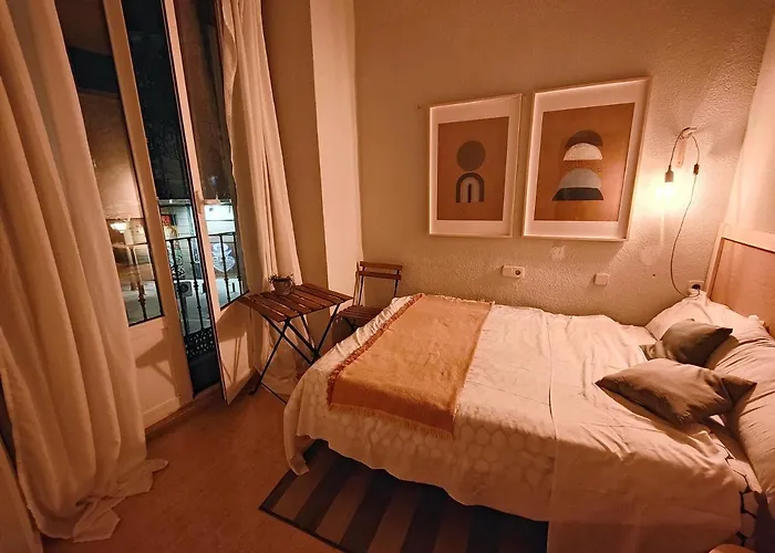 Corredera Rooms, No Llegadas Despues De Las 21H