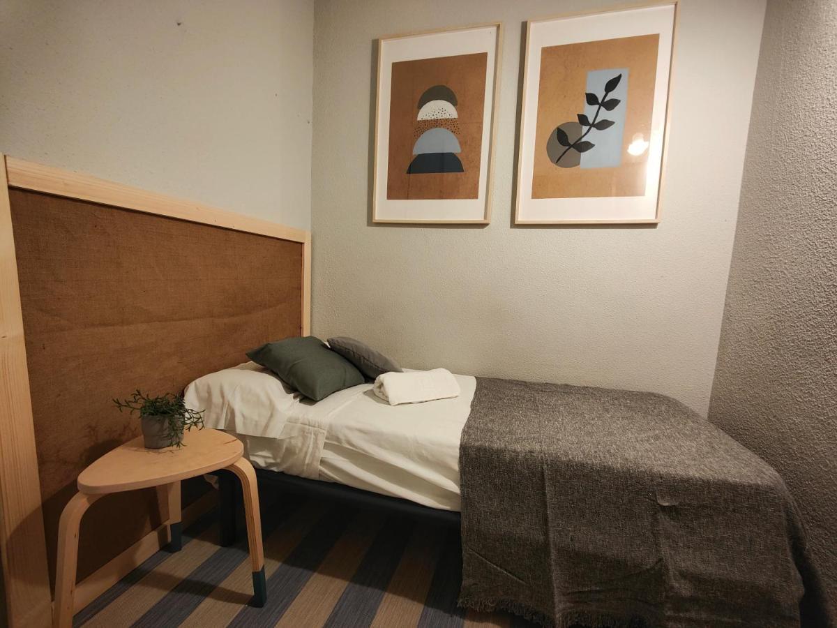 Corredera Rooms, No Llegadas Despues De 21h Maison d'hôtes *